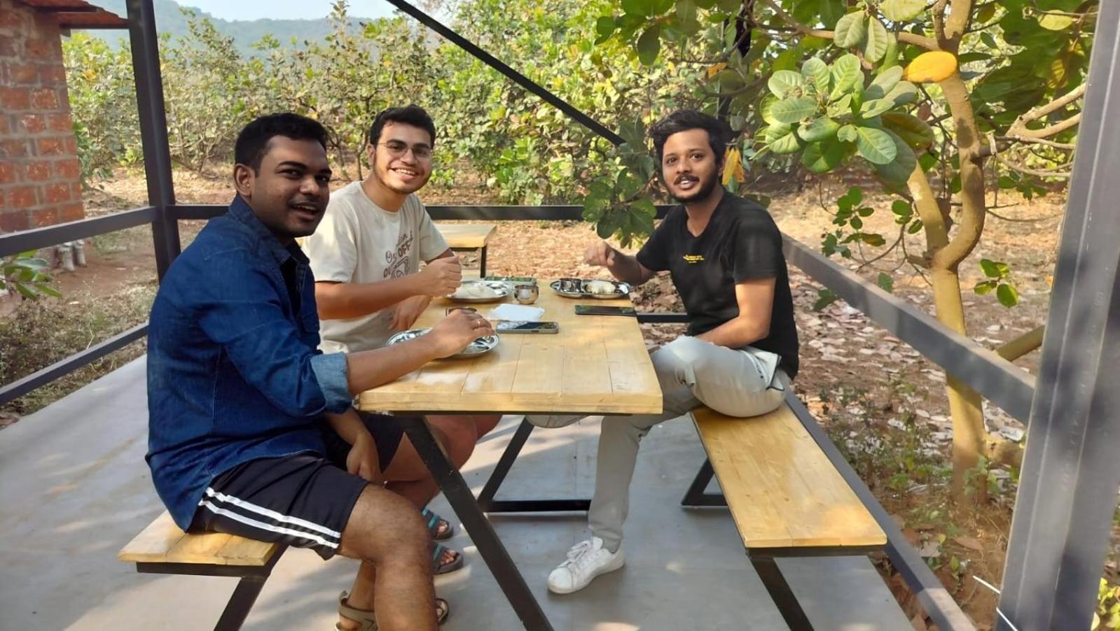 Saka Kadams Home Stay Guhāgar Esterno foto