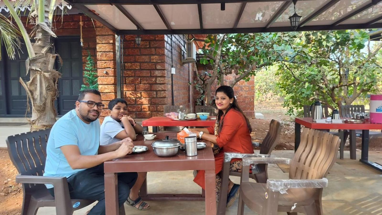 Saka Kadams Home Stay Guhāgar Esterno foto