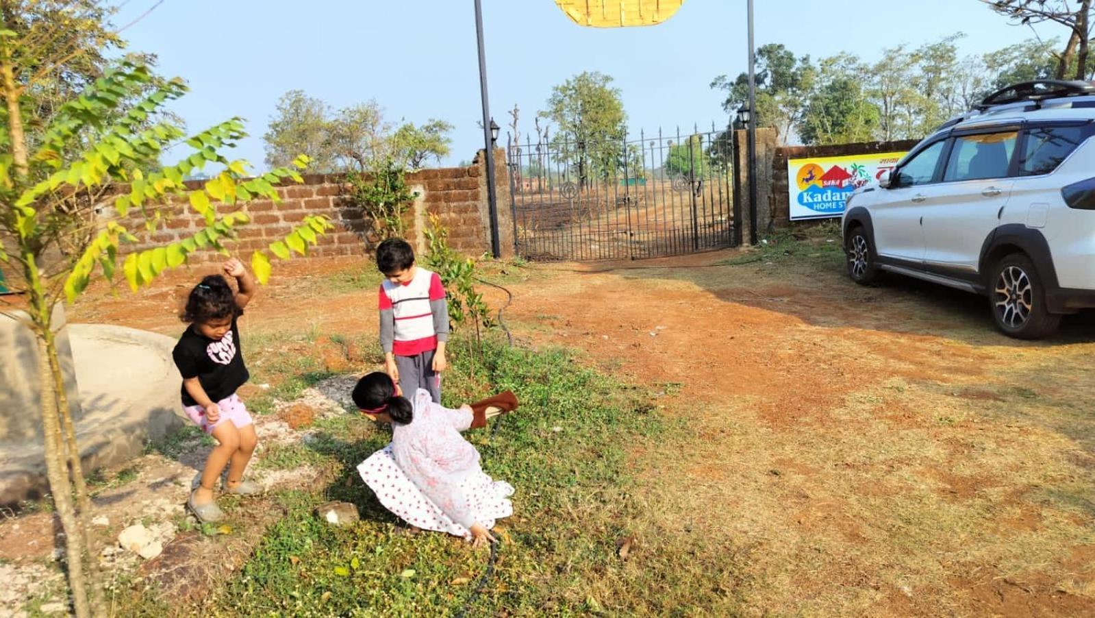 Saka Kadams Home Stay Guhāgar Esterno foto