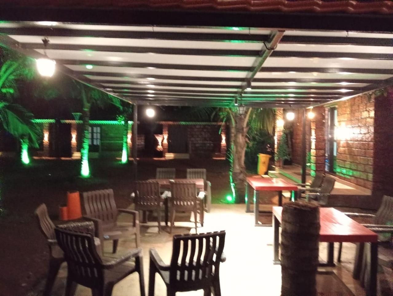 Saka Kadams Home Stay Guhāgar Esterno foto