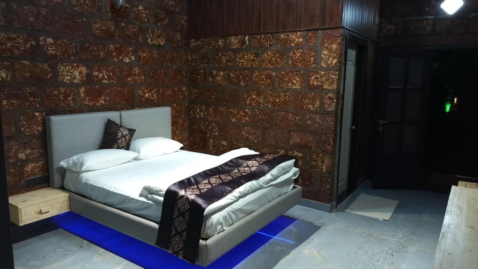 Saka Kadams Home Stay Guhāgar Esterno foto