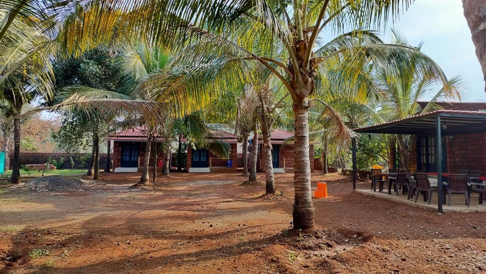 Saka Kadams Home Stay Guhāgar Esterno foto