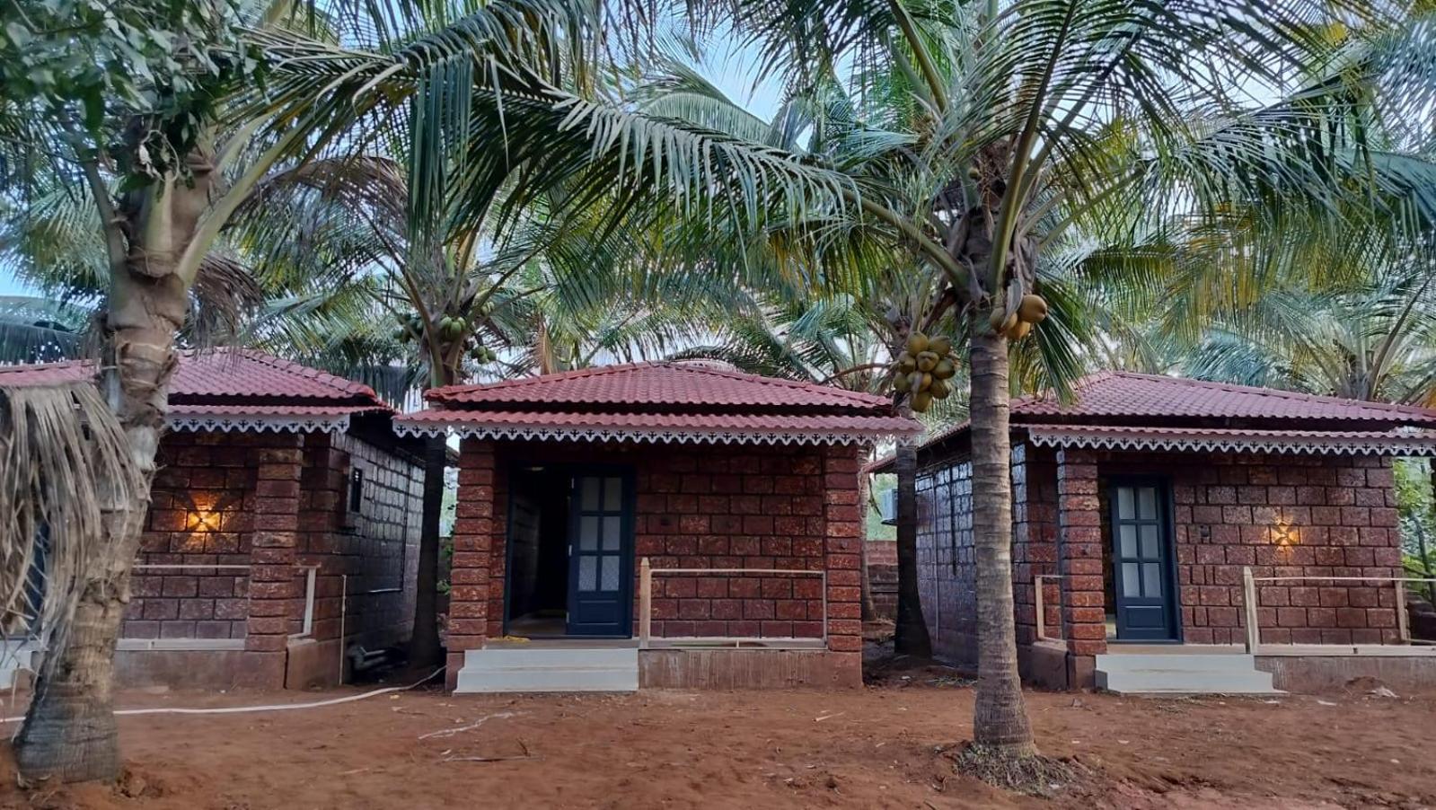 Saka Kadams Home Stay Guhāgar Esterno foto