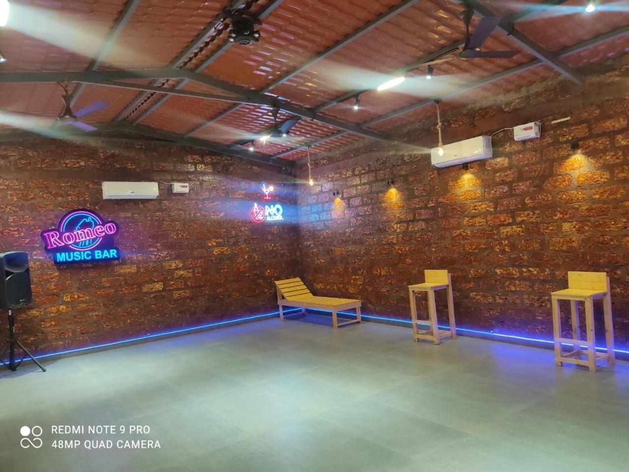 Saka Kadams Home Stay Guhāgar Esterno foto