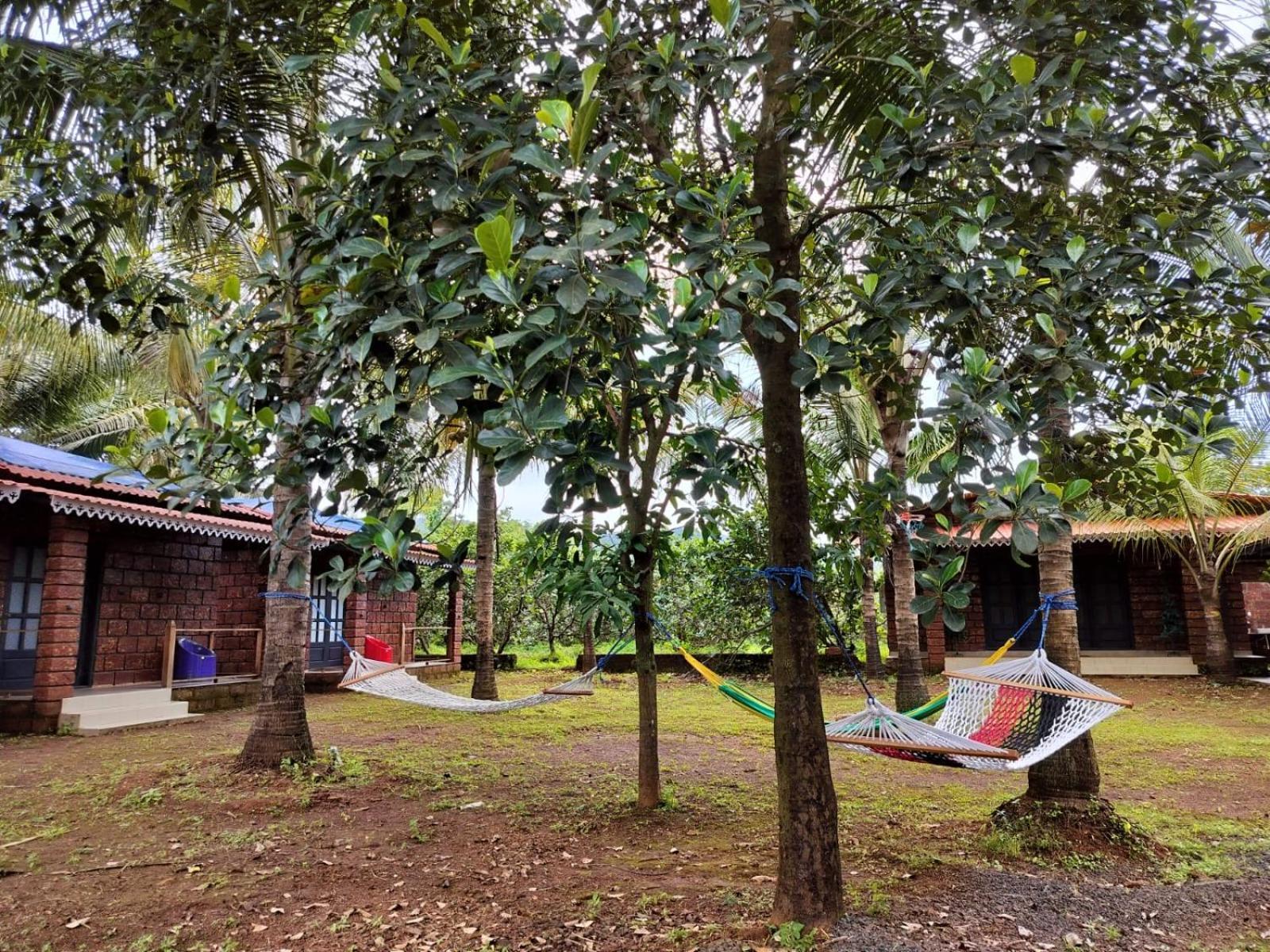 Saka Kadams Home Stay Guhāgar Esterno foto