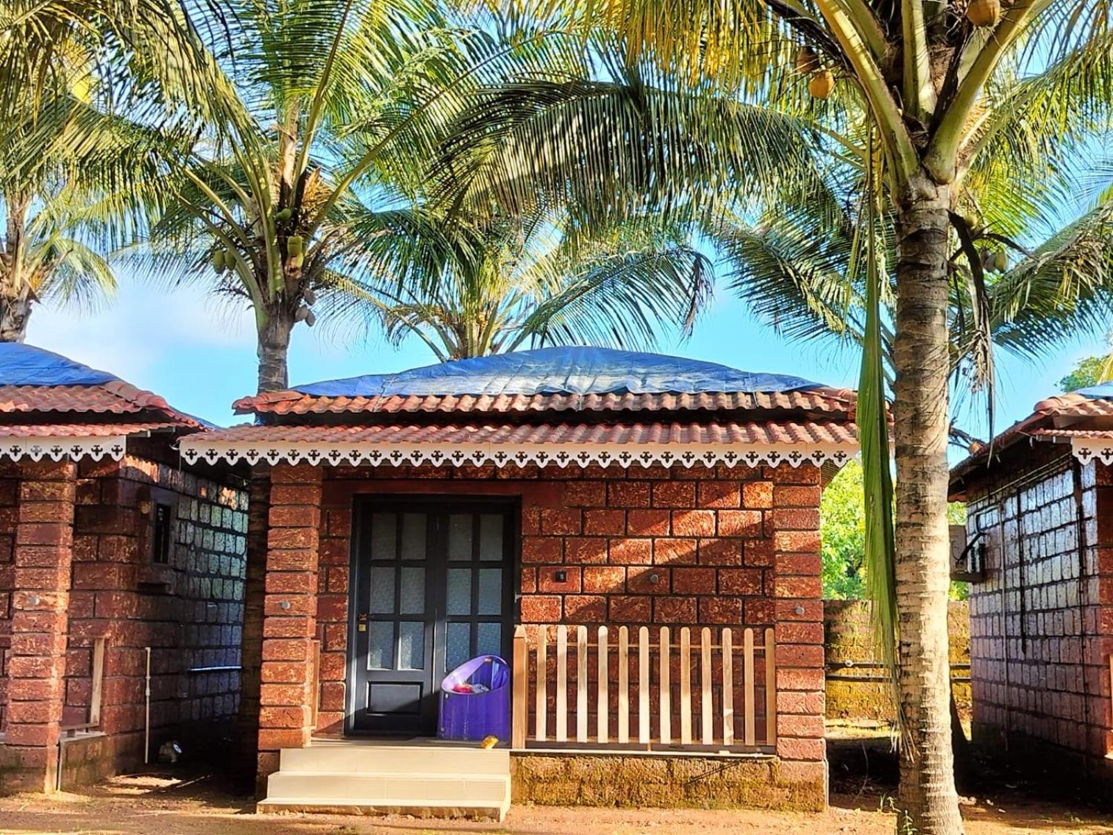 Saka Kadams Home Stay Guhāgar Esterno foto